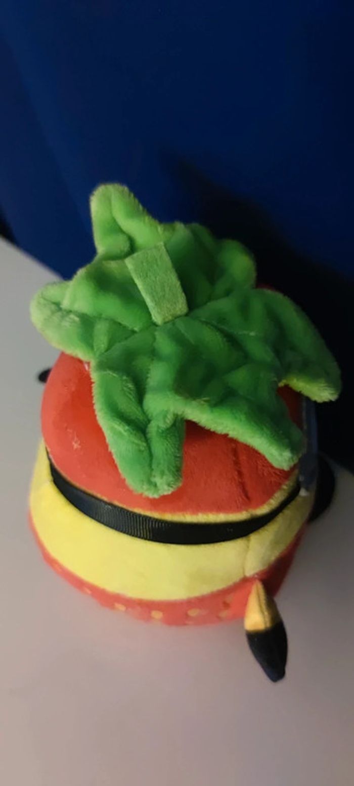 2 peluches Minions banane fraise - photo numéro 3