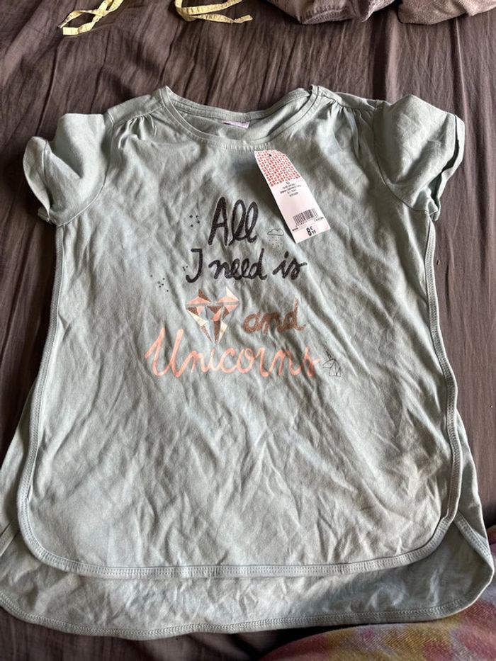 Tape à l’œil t-shirt neuf 10 ans