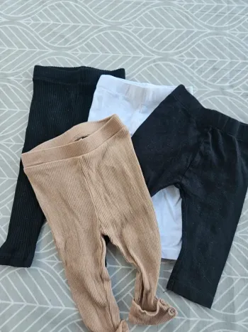 Lot de 4 leegings taille 6 mois 🌸