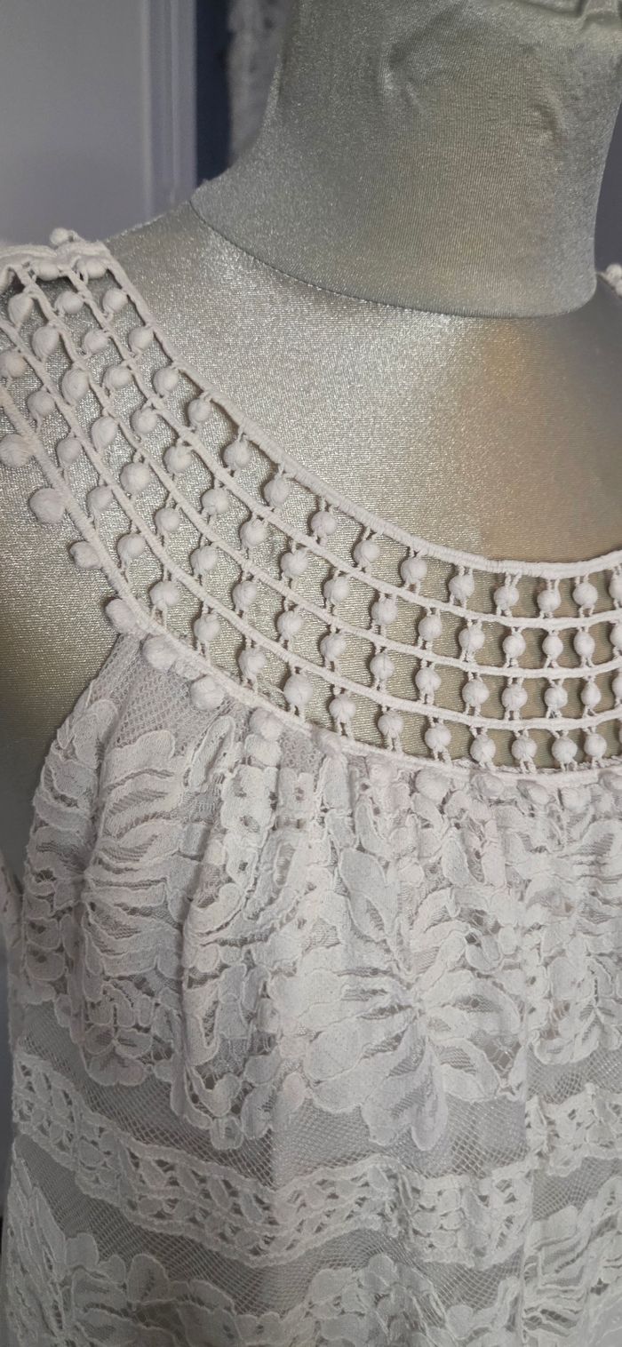 Robe Blanche Dentelle Bohème Chic – Made in Italy – Fluide & Élégante - photo numéro 7