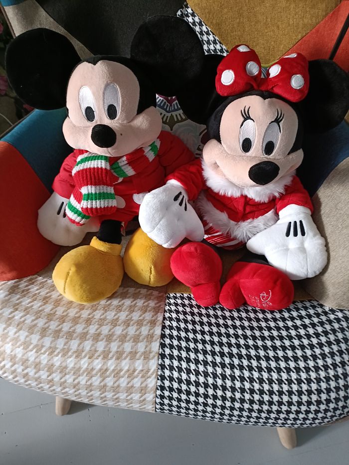 LOT DE 2 PELUCHES MICKET ET MINNIE DE NOEL DISNEY