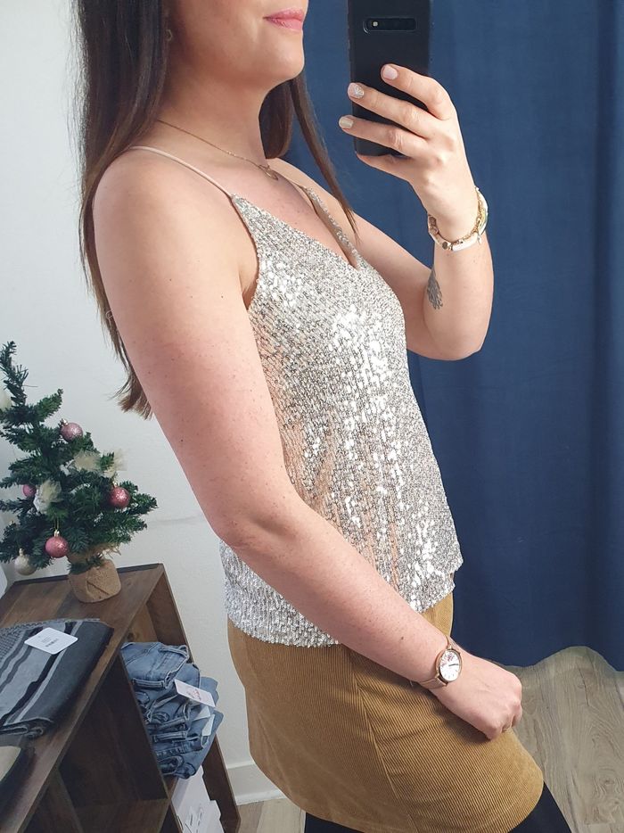 Top à sequins beige champagne
Taille M/L - photo numéro 4