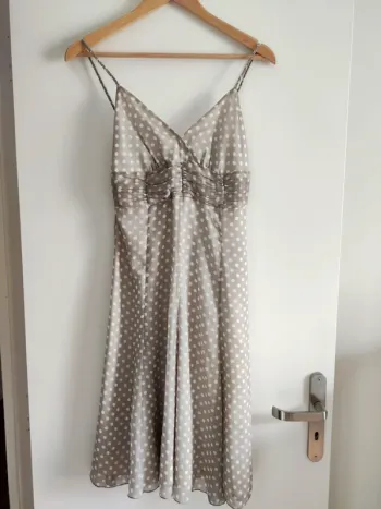 Robe à pois beige et blanc - T36 - très bon état