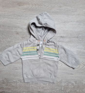 Sweat a capuche bebe taille 3 mois gris tres bonne etat