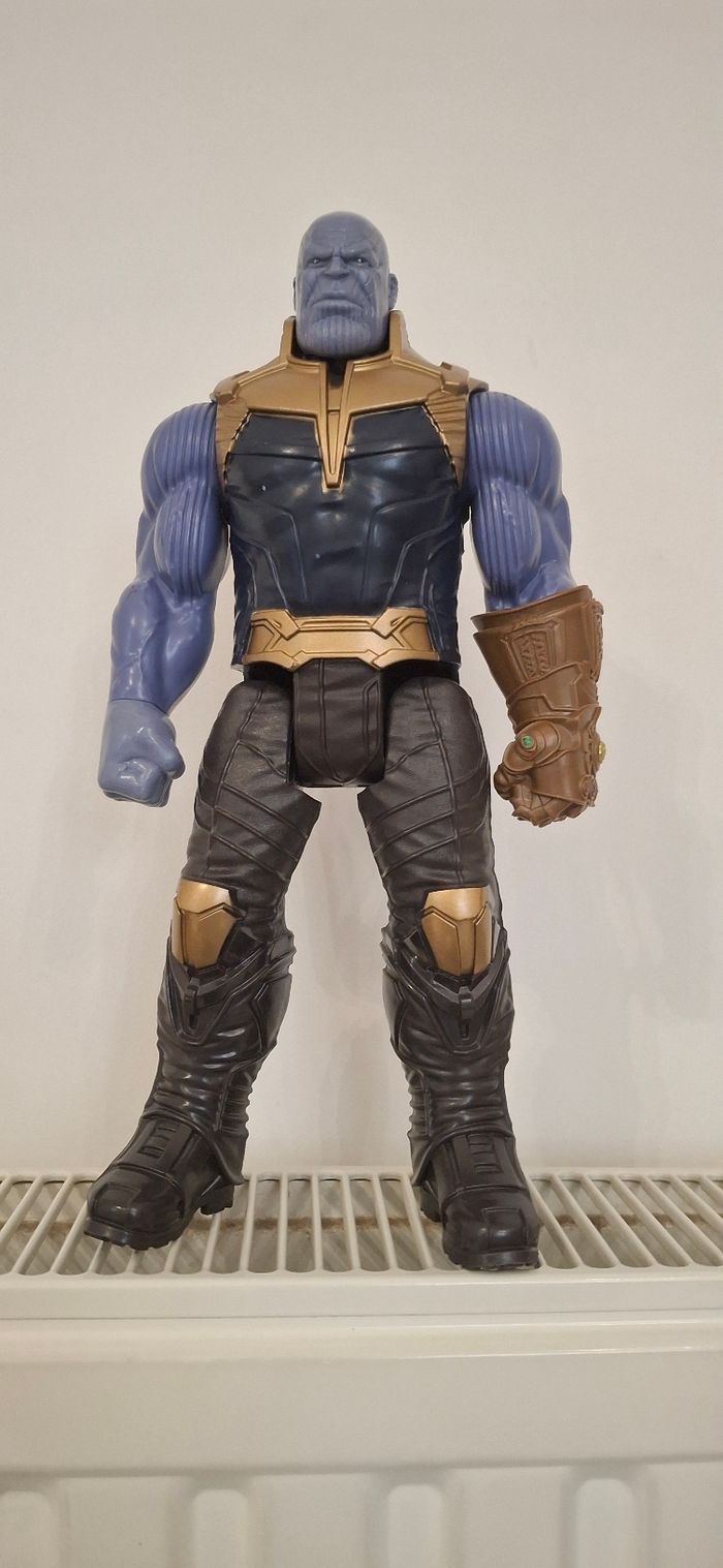 Figurine Marvel – Thanos 30 cm (avec gantelet doré)