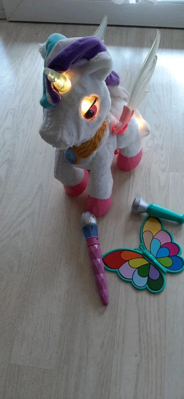 Peluche interactive Mila ma licorne maquillage magique - photo numéro 2