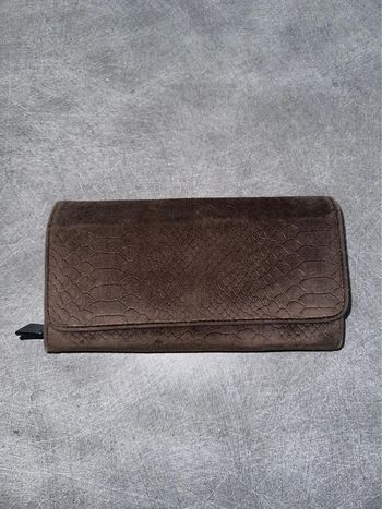 Portefeuille en velours marron effet crocodile Lolipops