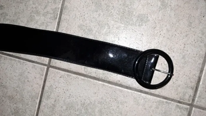 Ceinture brillante plastique, 115cm