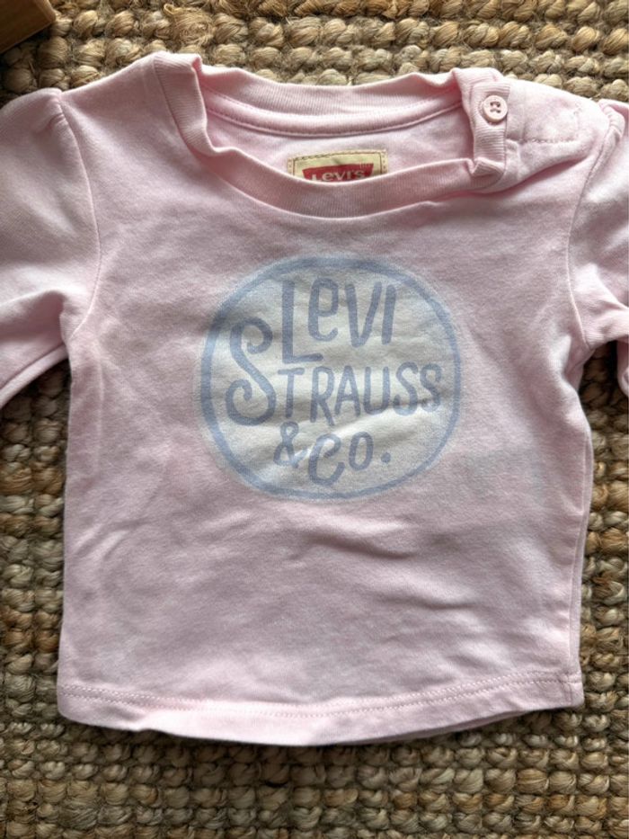 Tee shirt Levi’s 3mois / 60cm - photo numéro 2