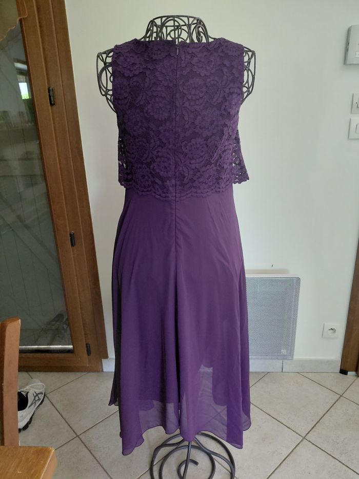 Robe de cérémonie avec haut en dentelle - photo numéro 2