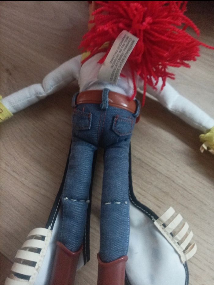 Toy story Jessie parle anglais 39 cm - photo numéro 5