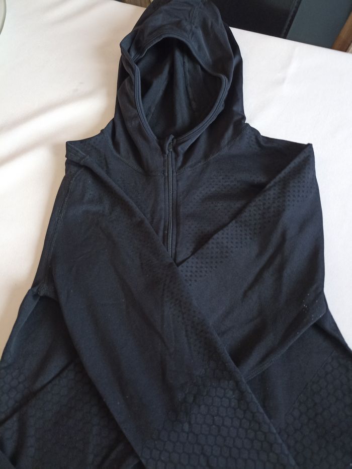 Gilet de sport noir élégant et fonctionnel - Idéal pour vos entraînements ! - photo numéro 10