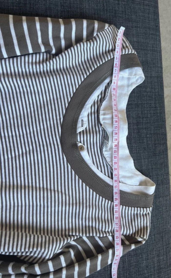 T-shirt tendance de la marque EllaModa, en bon état général. Taille M - photo numéro 5