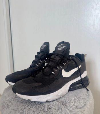 Baskets Nike airmax 270 react noire et blanche - pointure 45 - tres bon état