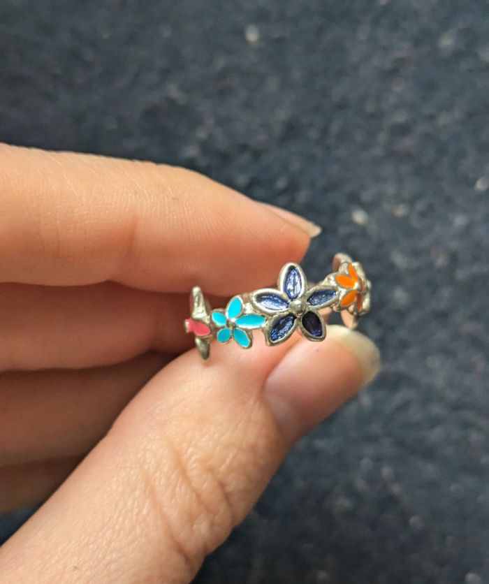 Bague en acier avec des fleurs - photo numéro 2