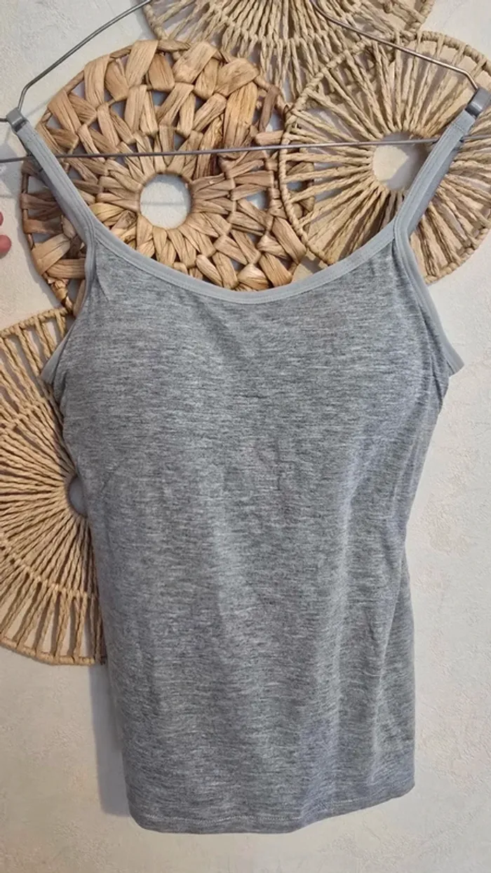Débardeur avec brassière intégrée - photo numéro 2