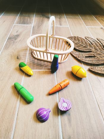 🥕Dinette corbeille/panier avec légumes en bois à scratch marque New classic toys