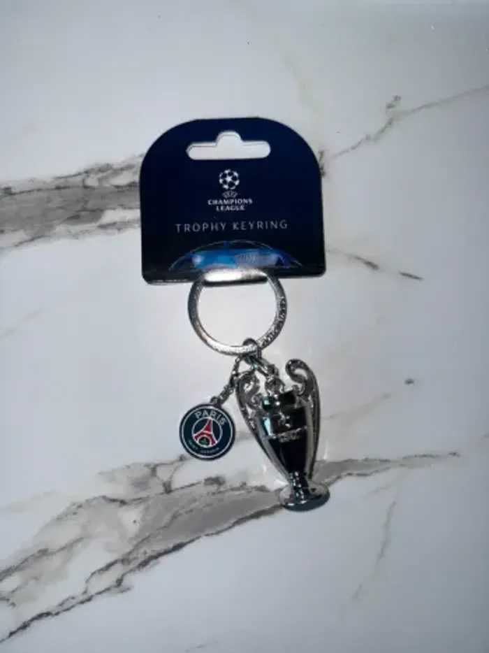 Porte-clés PSG 🏆 Édition Collector “Vainqueur Ligue des Champions” en rupture de stock partout - photo numéro 5