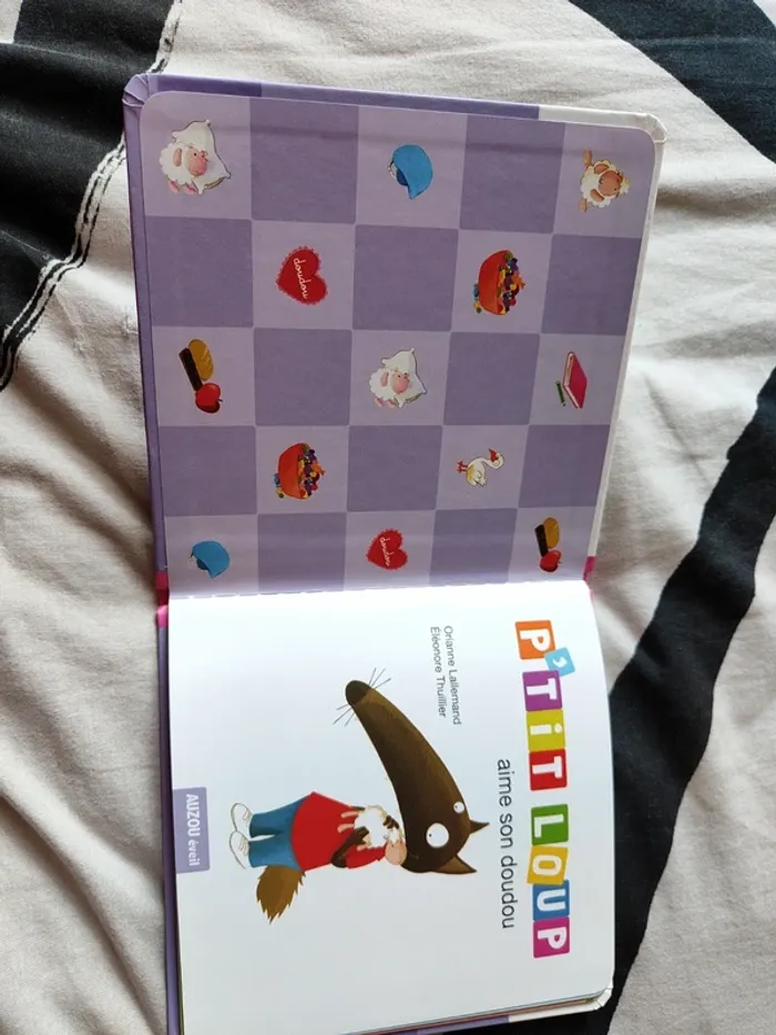 Livre P'tit loup aime son doudou - photo numéro 4