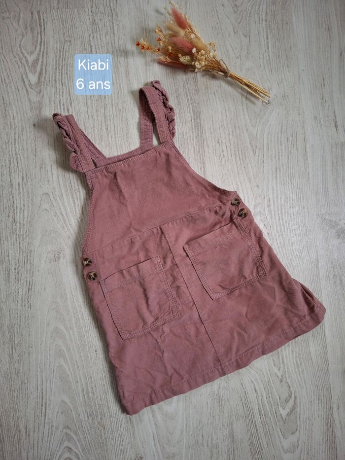 Robe salopette fille en velours côtelé vieux rose  Kiabi – 6 ans