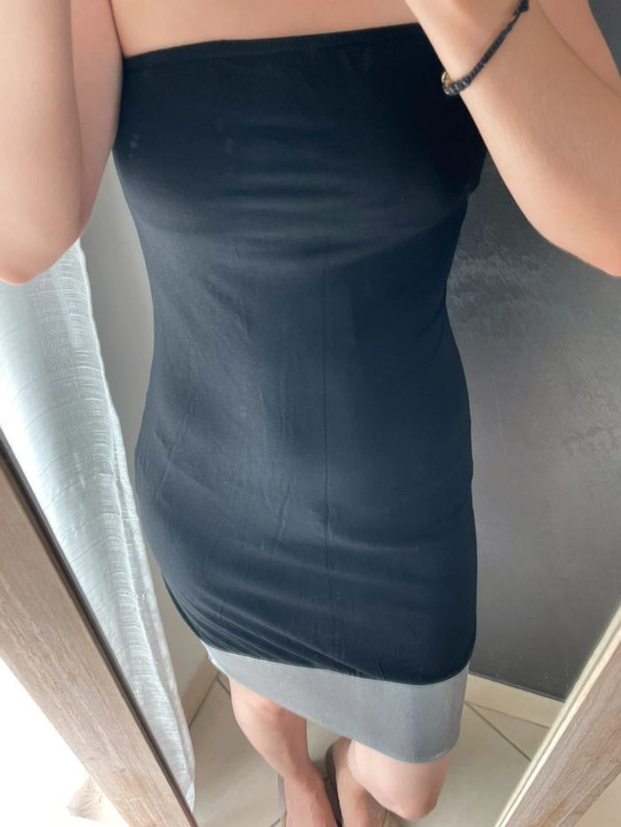 Robe sans bretelle noir - photo numéro 3