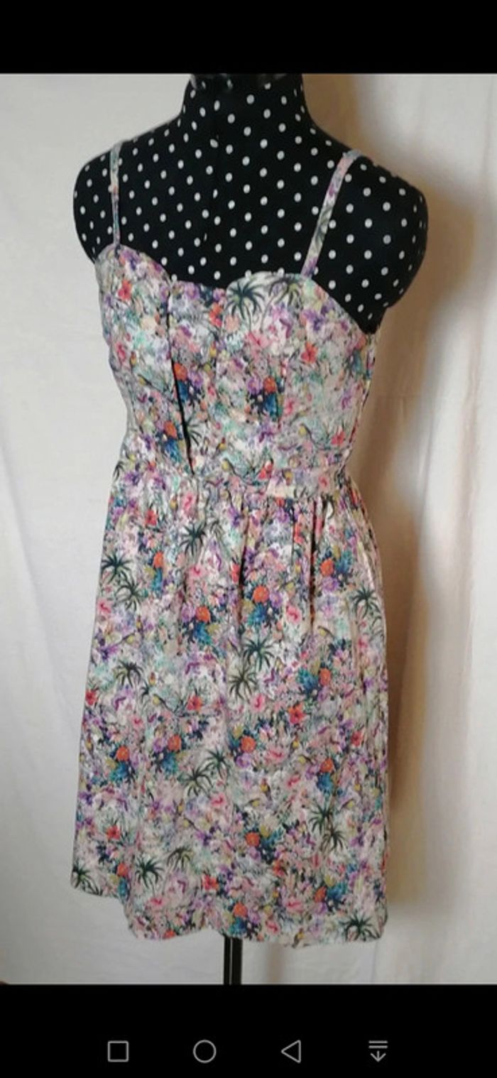 Robe d'été tropical multicolore à bretelles fleurs Taille S - photo numéro 7