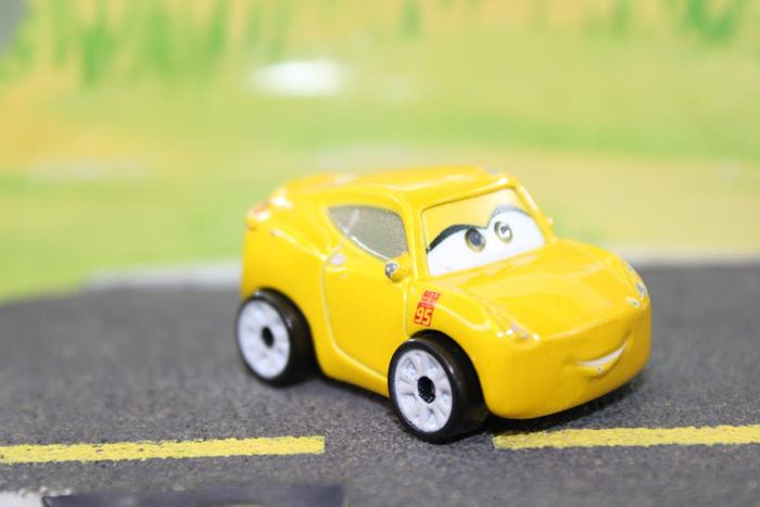 Disney Pixar mini racer Cruz Ramirez - photo numéro 7