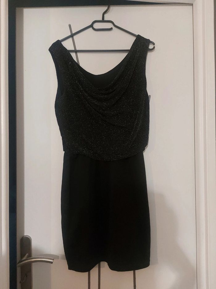 Robe fêtes noire et brillante XL