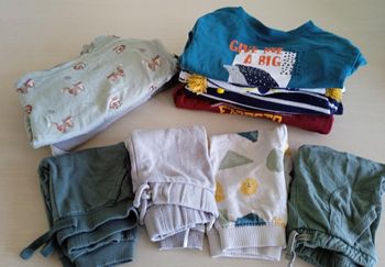 Lot ensembles pulls & pantalons 12 mois