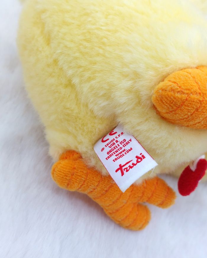 Petite peluche doudou poussin jaune orange TRUDI yeux durs longueur 16 cm - photo numéro 6