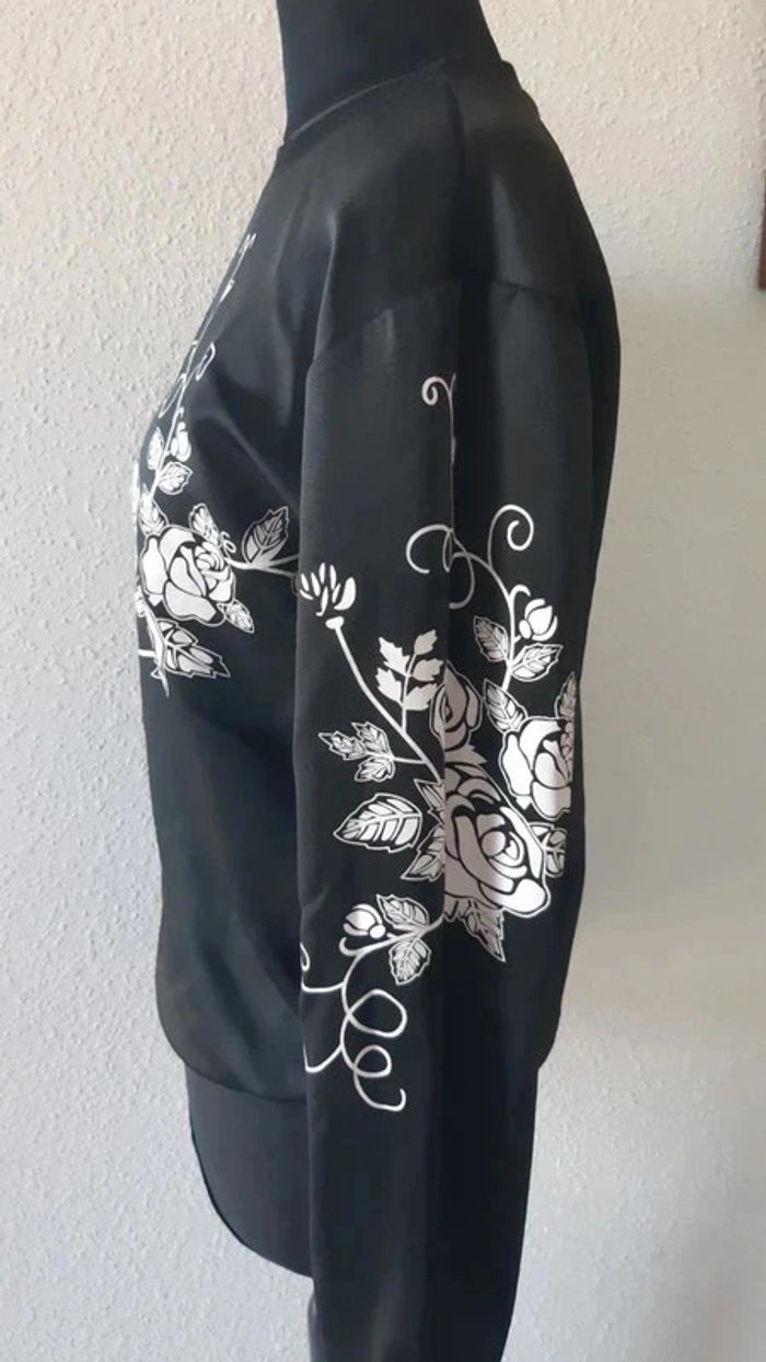 Pull taille unique rock roses fleurs noir - photo numéro 5