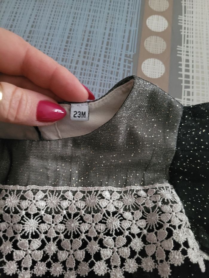 Vends robe paillette 23 mois - photo numéro 2