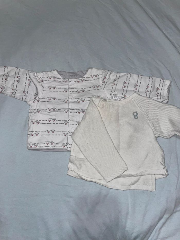 2 gilets bebe garçon 0-1 mois