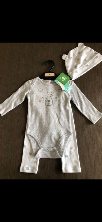Ensemble bodie,pantalon, bonnet garçon 6 mois