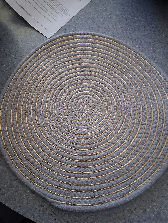 Lot de 2 sets de table en tissu  rond gris et doré - photo numéro 2