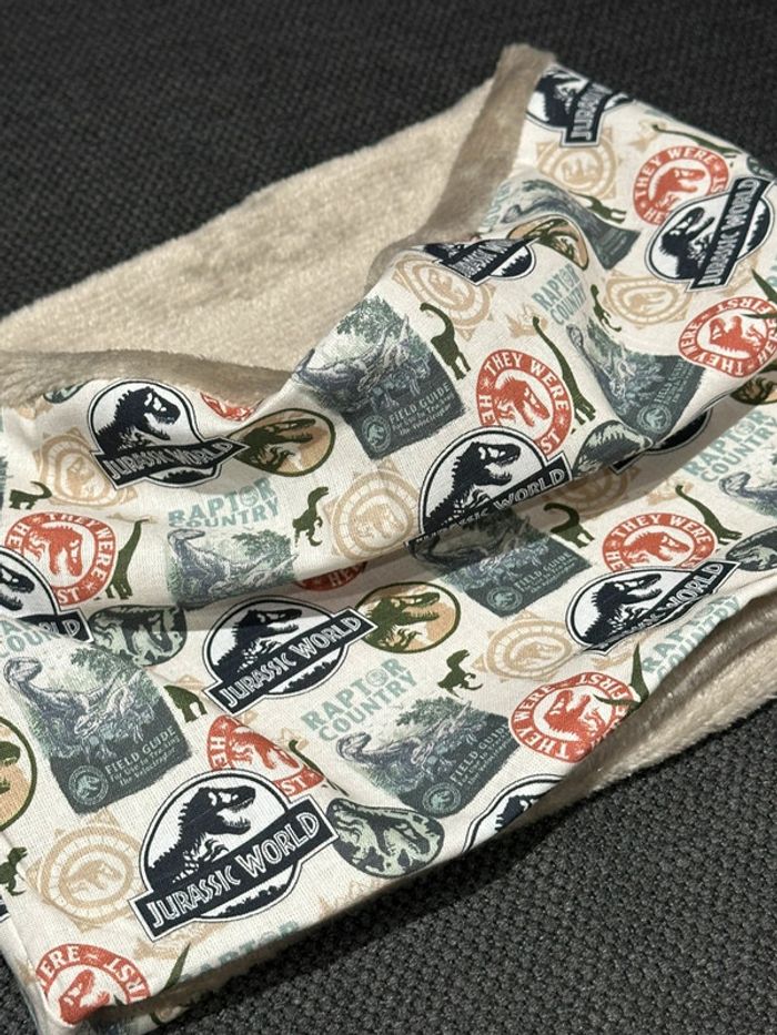 Tour de cou jurassik World - photo numéro 2