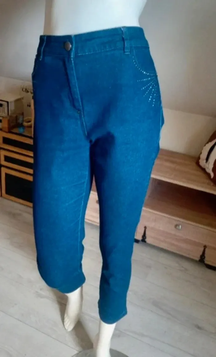 Jean avec strass taille 42 - photo numéro 2
