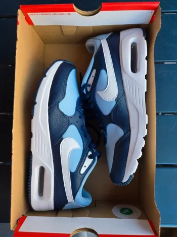 Nike air max bleu garcon taille 38,5 neuves
