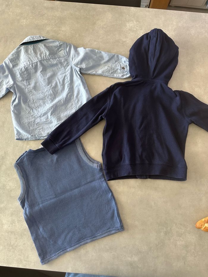 Gilet à capuche+ chemise + pull sans manches 24 mois - photo numéro 6