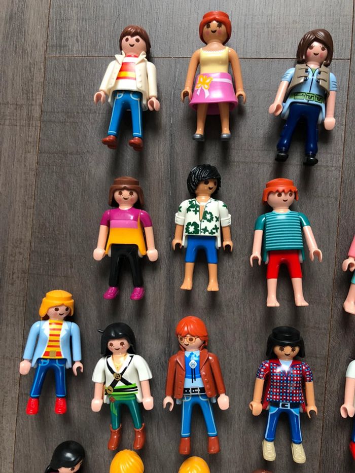Lot de 34 personnages playmobil - photo numéro 2
