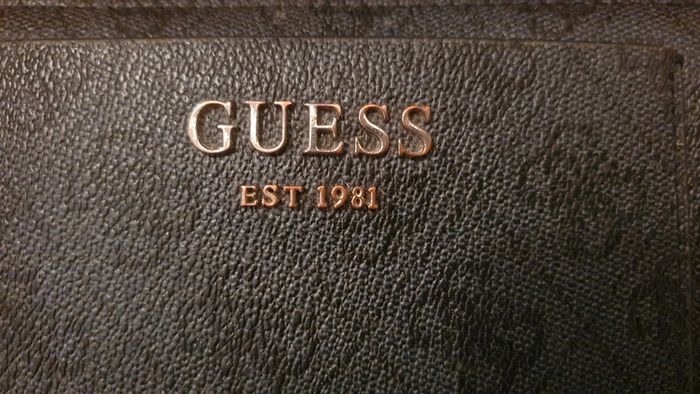 Grand portefeuille Guess - photo numéro 2