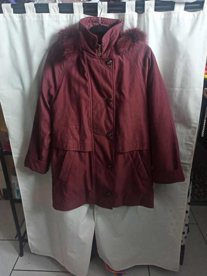 Manteau bordeaux fourrure - photo numéro 3