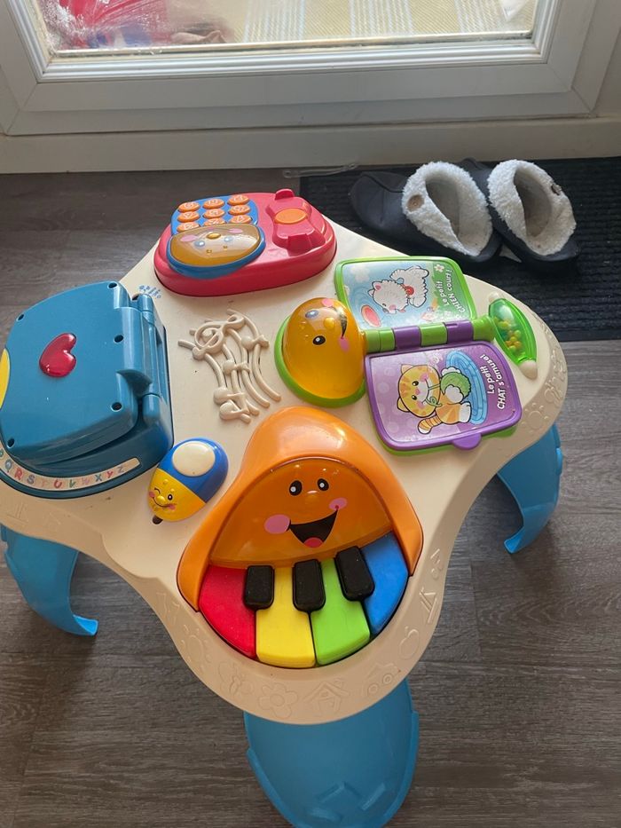 Table de jeux bébé