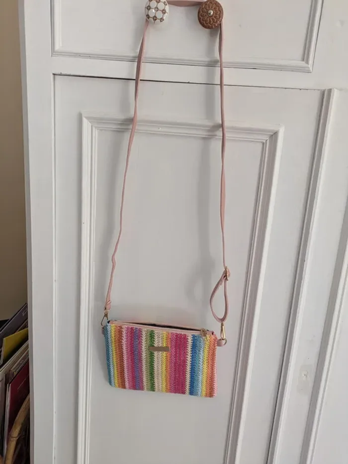 Sac en raphia rayé – neuf – l’accessoire qui respire la joie de vivre - photo numéro 5