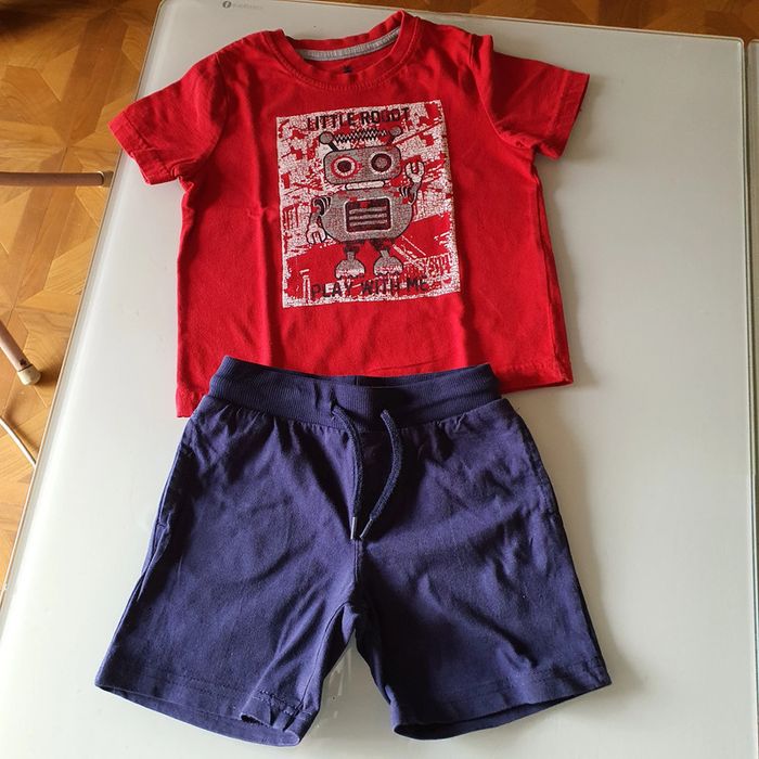 Ensemble short et t shirt 3 ans