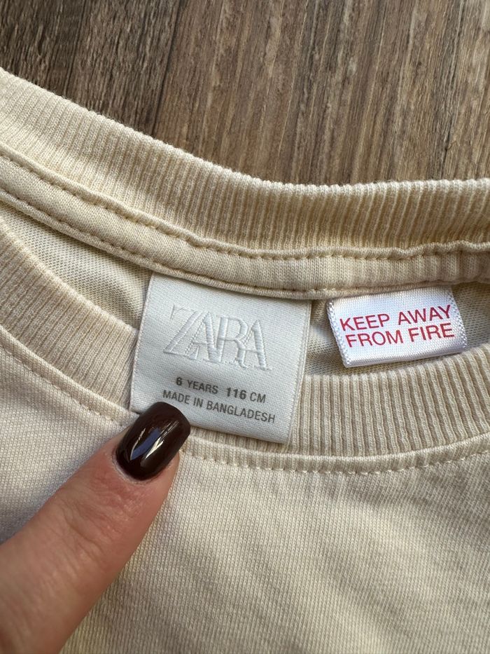 - Tee shirt Zara  - 6 ans - Très bon état - photo numéro 2
