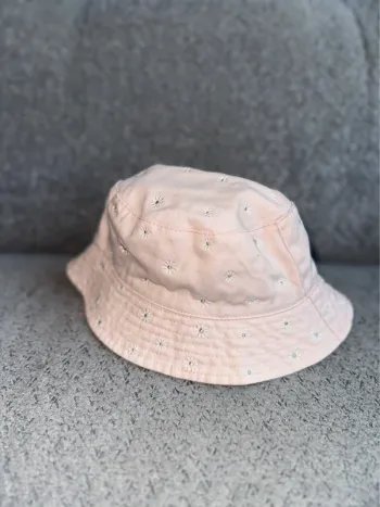 Chapeau bob capeline denim rose à petites fleurs marguerites Tape à l’œil
