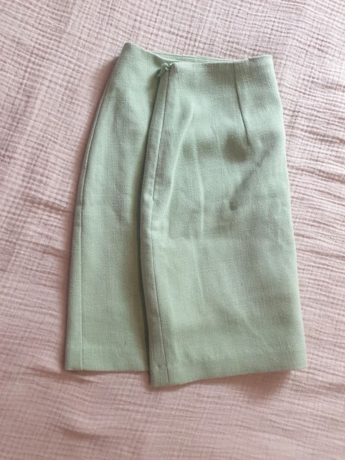 Jupe courte verte pâle - photo numéro 2