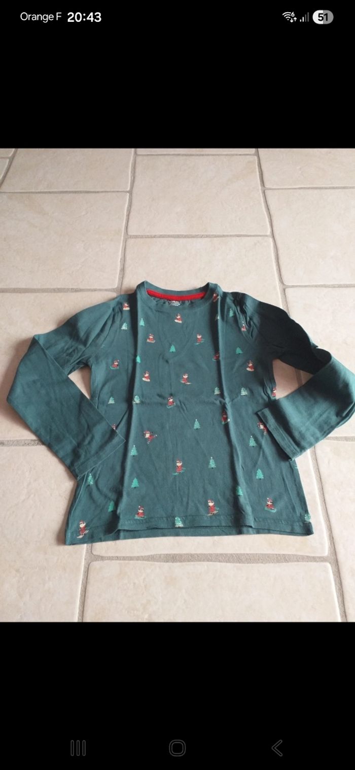 Tee-shirt manches longues fin Kiabi 8 ans