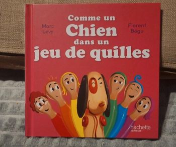 Comme un chien dans un jeu de quilles